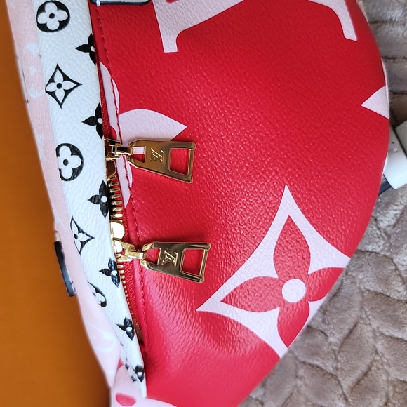 Louis Vuitton Giant Monogram Red Bumbag, Waist Bag Canvas Limited Edition - Picture 5 of 17